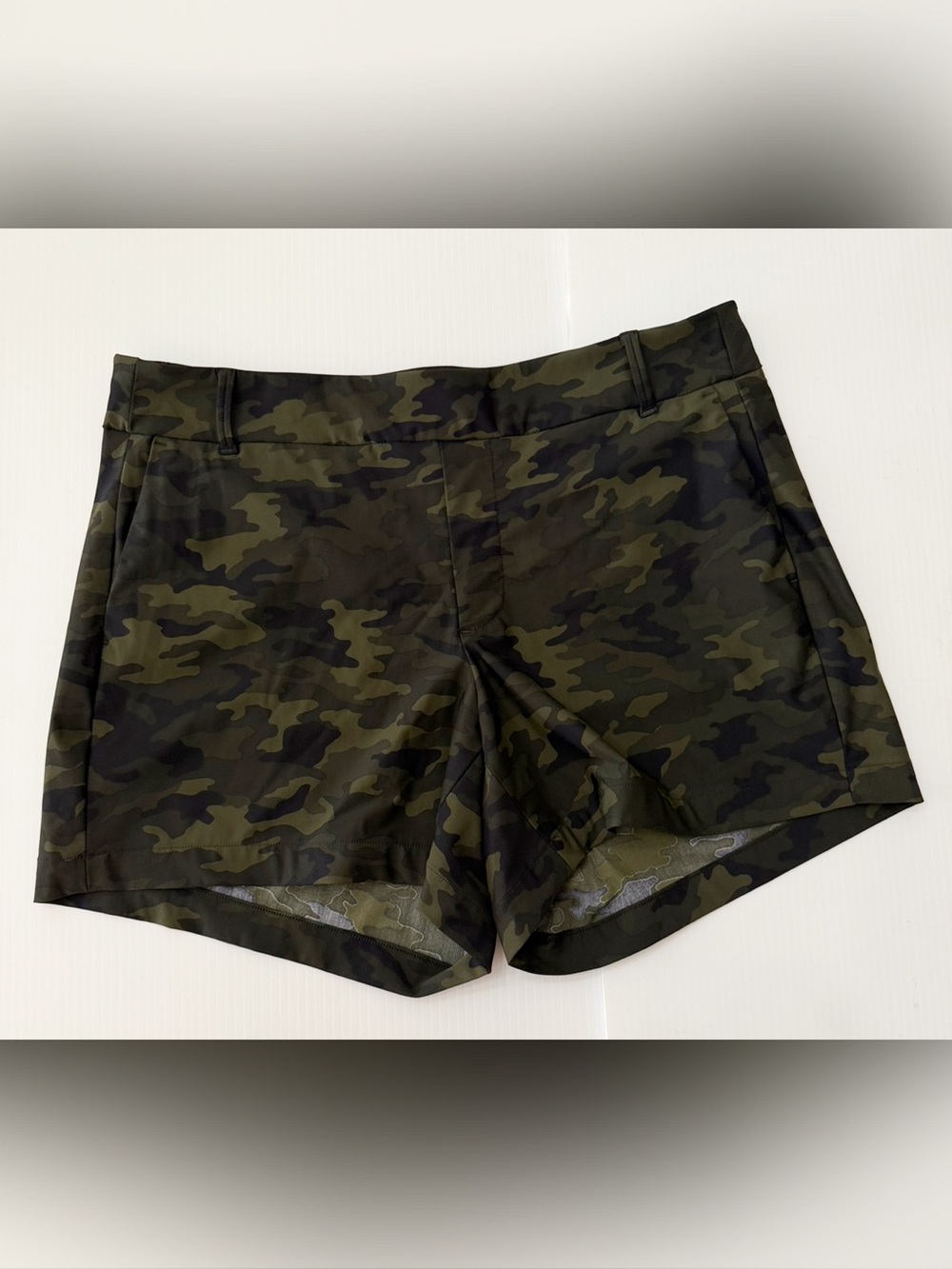 Spanx Sunshine Pull On Shorts Camoflauge Green - L